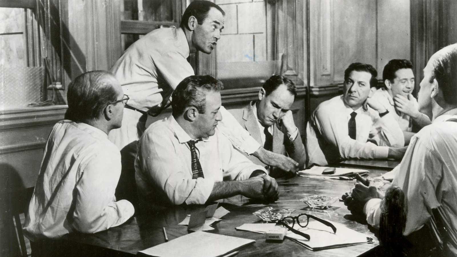 فیلم سینمایی 12 مرد خشمگین (1957) – نقد و معرفی به همراه تریلر
